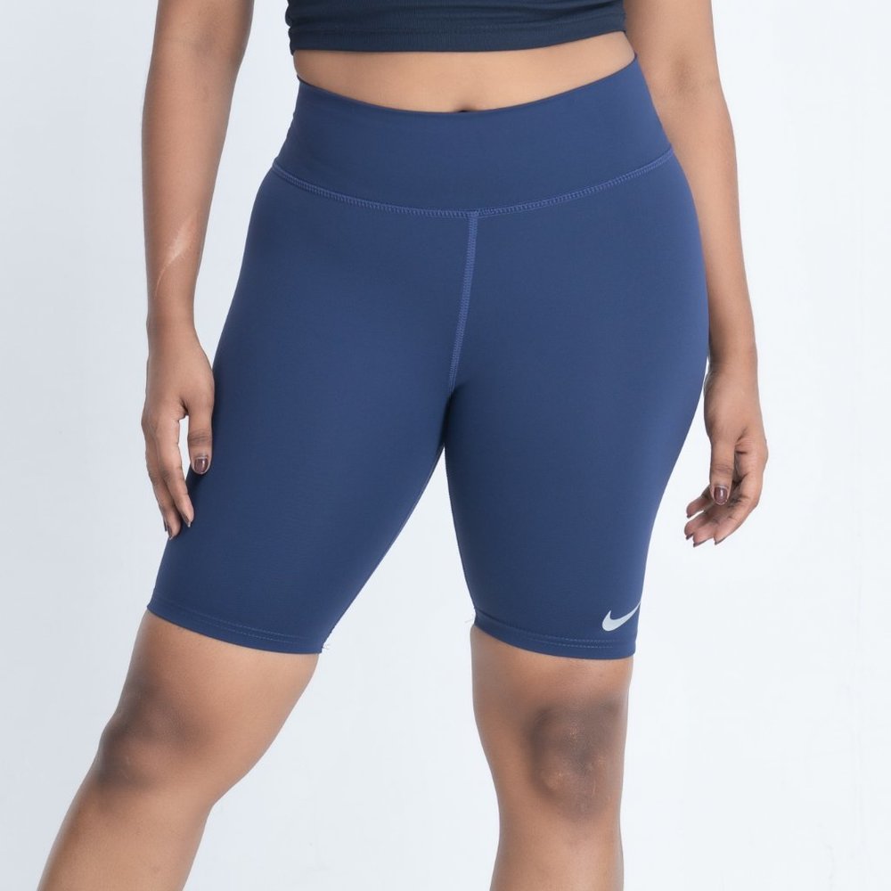NWT Nike Sportswear Essential Women's High Waist Bike Short Navy UK 4 - UK 12
